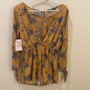 Floral Romper! Size large.